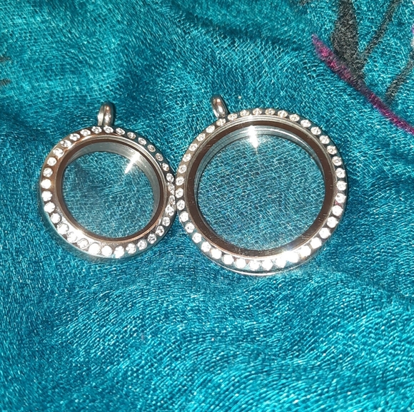 Two Origami Owl Silver Lockets - Picture 2 of 2